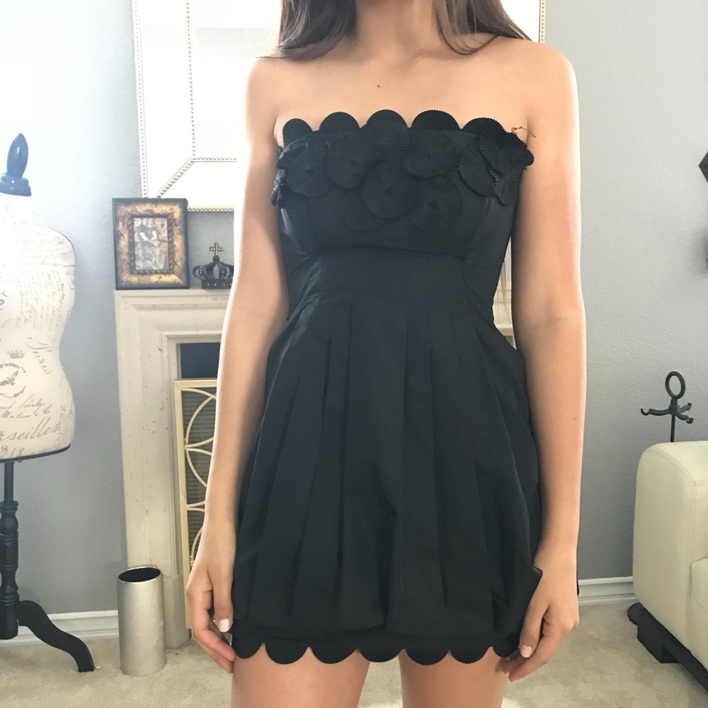 BCBG MAXAZRIA Strapless Dress